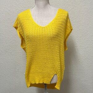 UNIQ Yellow Knit Sleeveless knit Sweater Top Size M/L